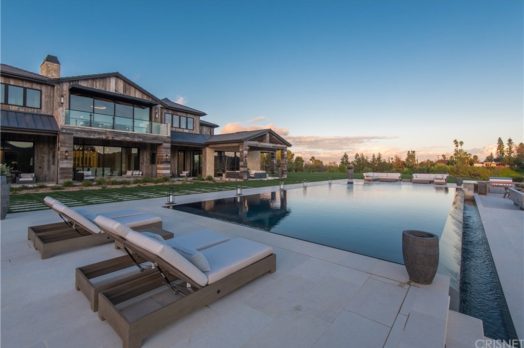 RECORD PRICE SALE IN HIDDEN HILLS